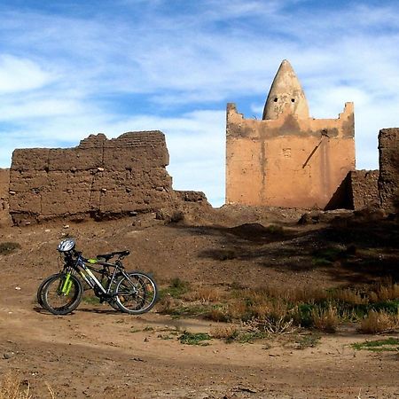 فندق Dar Es Salam سكورة المظهر الخارجي الصورة